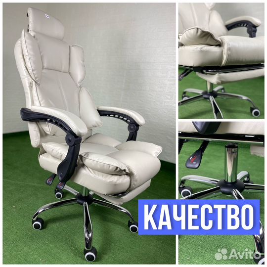 Офисное кресло руководителя белое