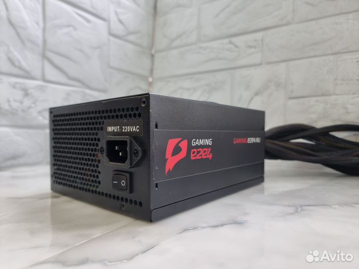 Игровой блок питания 1000W 80 plus