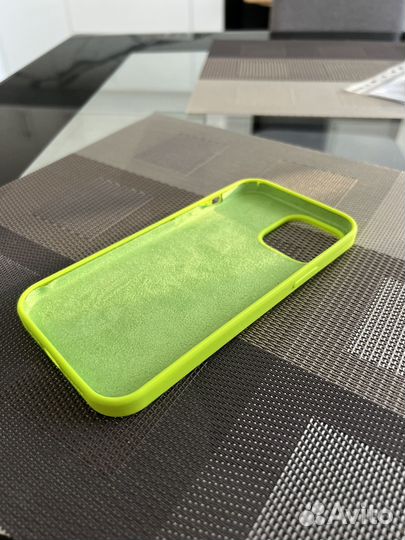 Чехол на iPhone 13 pro max лаймовый