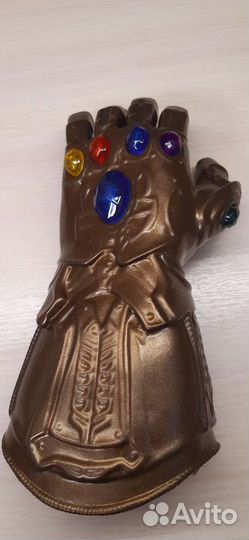 Перчатка Таноса