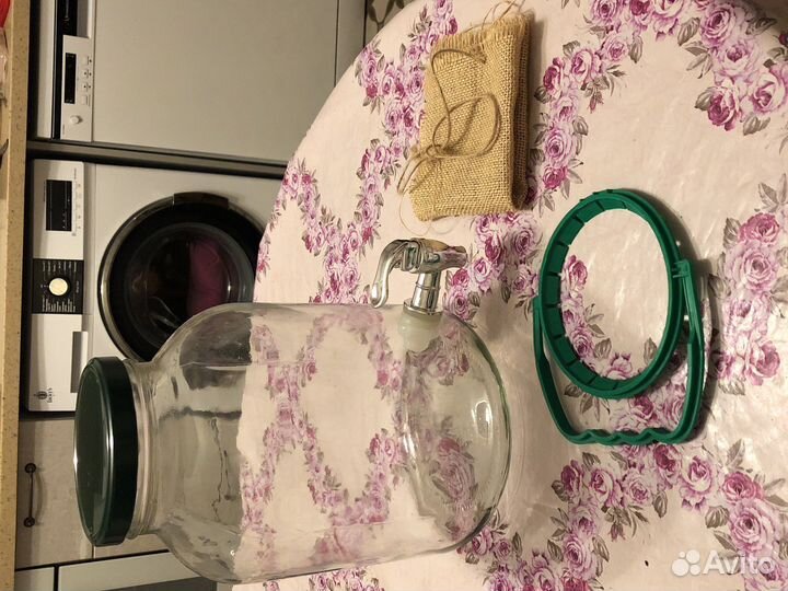 Банка с краном