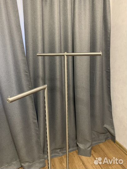 Стойка для одежды