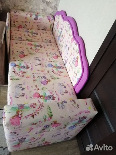 Диванчик раскладной для девочки
