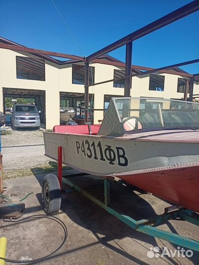 Лодка Воронеж с мотором Ямаха- 30