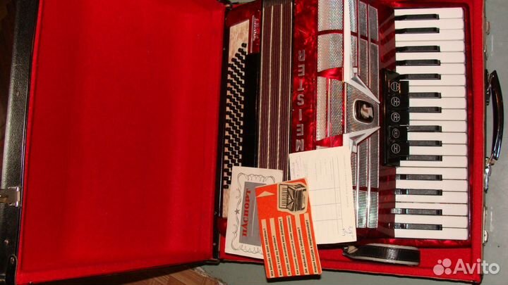 Аккордеон 3/4 Weltmeister amigo.с документами