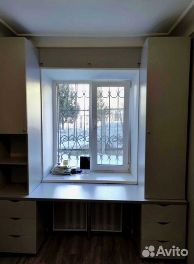 Рабочая зона у окна