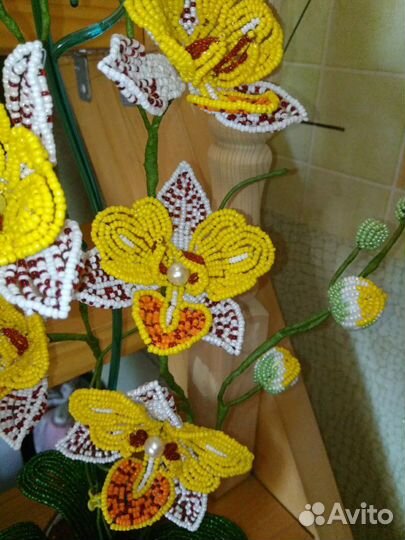 Орхидея из бисера