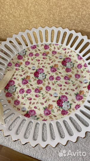 Тортница на ножке