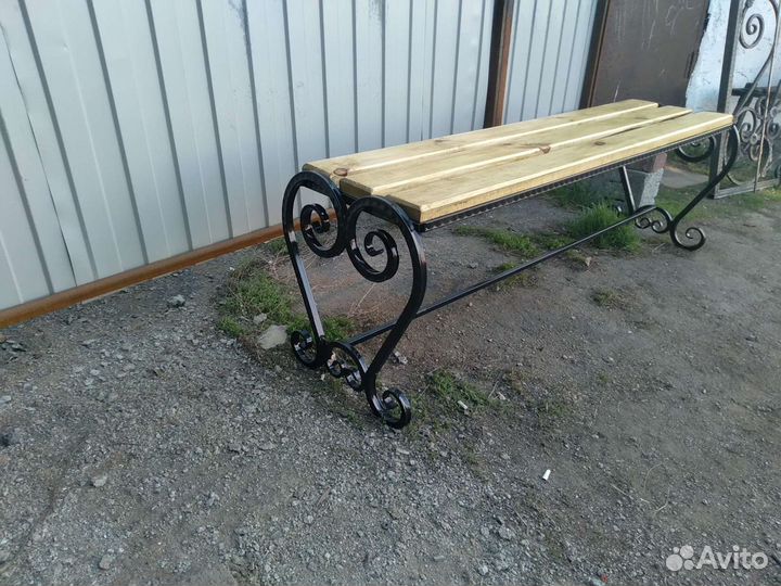 Кованная лавочка