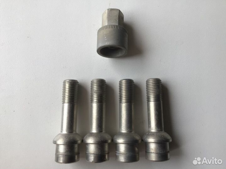 Секретки для Mercedes M14x1,5 - Длина 32 или 45 мм