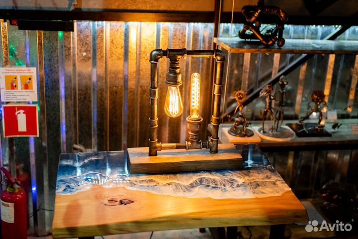 Винтажный светильник с подставкой