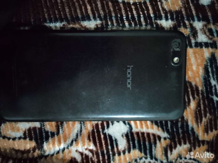 Телефон honor 7s