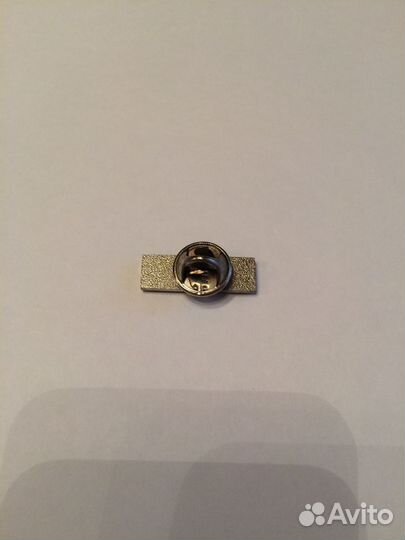 Раритетный значок дистрибьютора Орифлейм 2000 г