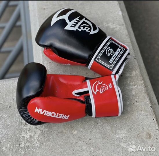 Боксерские перчатки