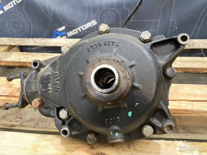 Редуктор передний Bmw X5 E53 M54B30 2004