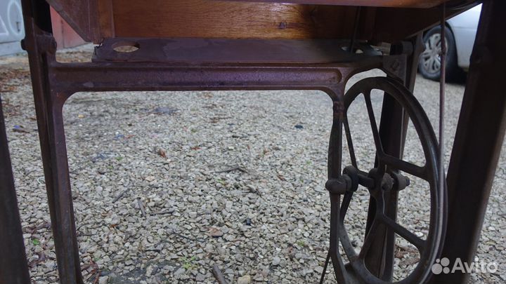 Швейная машина с ножным приводом пмз им. Калинина