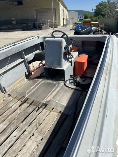 Лодка с мотором