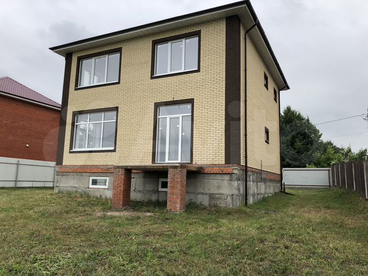 Дом 330 м² на участке 12 сот.
