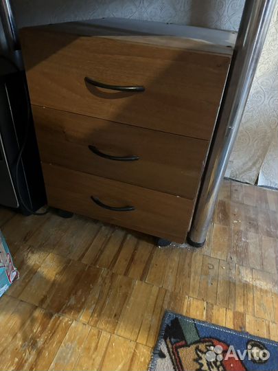 Компьютерный стол + тумбочка в наборе