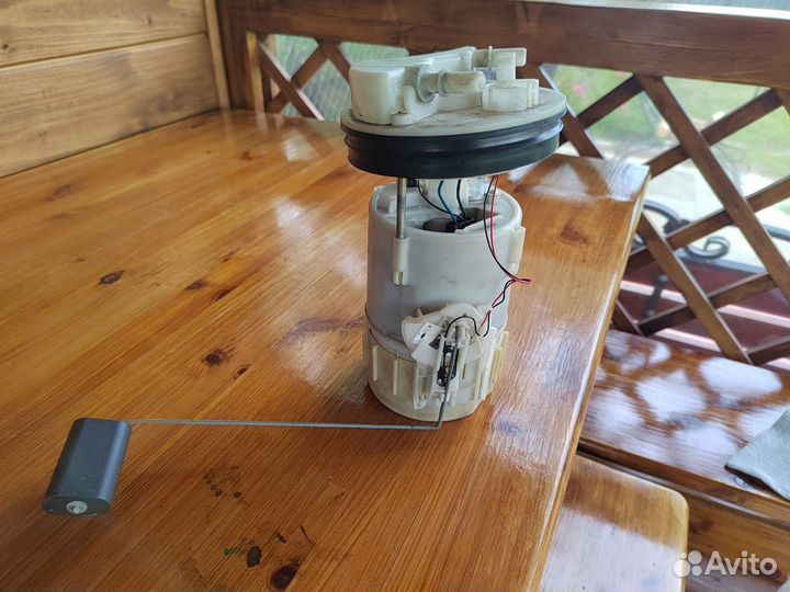 Бензонасос и датчик в сборе для Mitsubishi Carisma