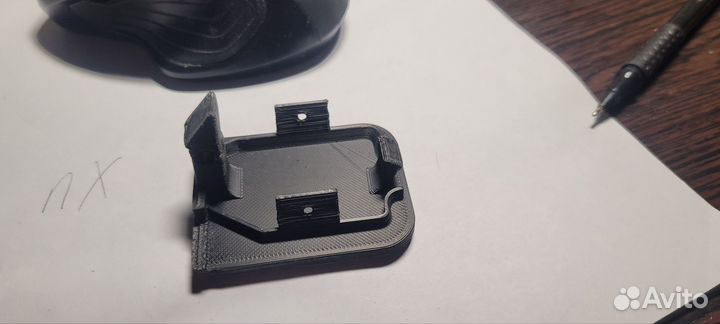 Накладка ниссан тиида для крючка