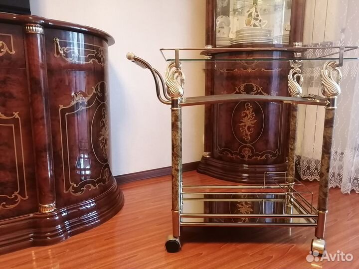 Журнальный столик на колесах бу