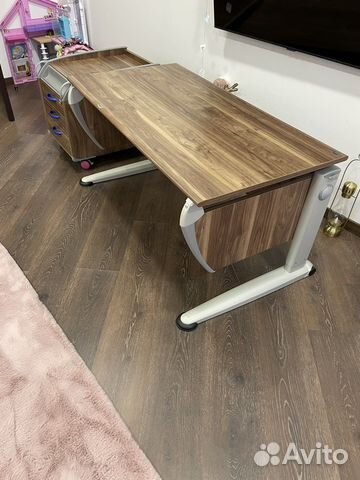 Растущая парта moll