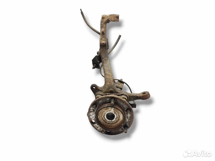 Кулак передний правый Toyota Hilux 7 2-й рест