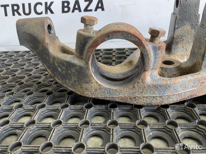 A9483254309 Кронштейн реактивной тяги правый