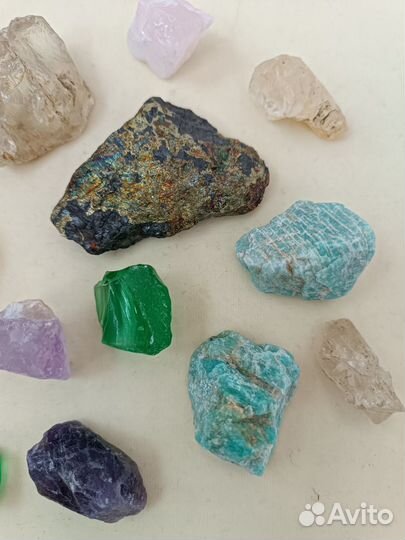 Натуральные камни все сразу одним лотом