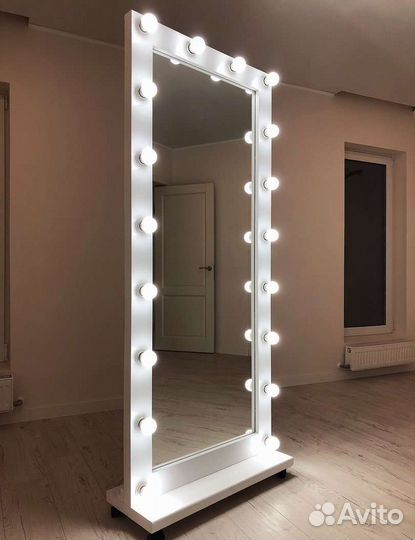 Гримерное зеркало с подсветкой