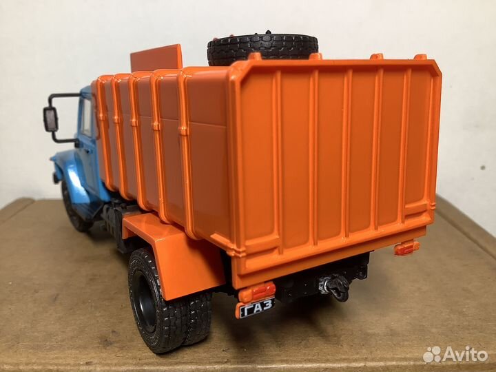 Модель автомобиля ко-413(газ-3307) 1:43 деа