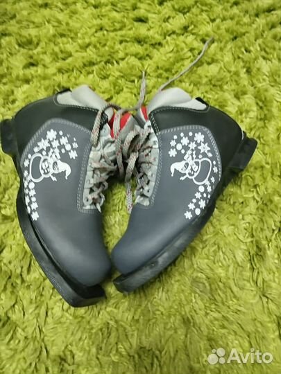 Лыжные ботинки