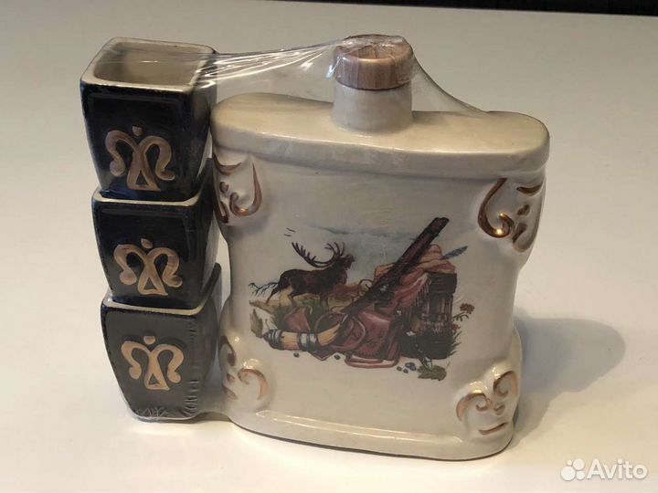 Керамическая фляга (штоф) со стопками