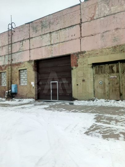 Машиноместо, > 30 м²