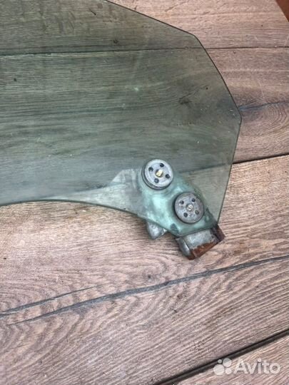 Стекло двери переднее правое Subaru Impreza GF6