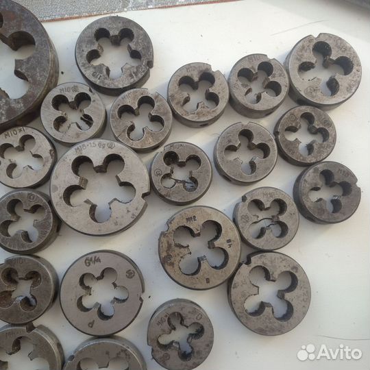 Метчики и плашки