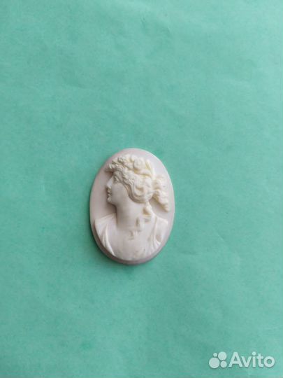 Камея на раковине