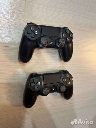 Sony PlayStation 4 Pro + 2 геймпада + Док станция