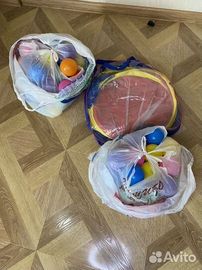 Шарики для сухого баскйна и детская палатка