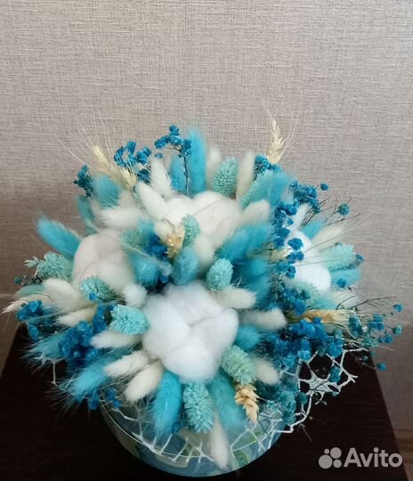 Сухоцветы в шляпной коробке