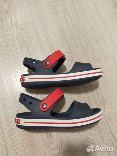 Сандалии Crocs J2