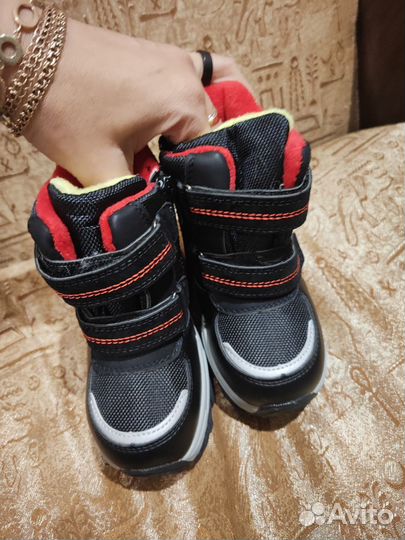Ботинки зимние для мальчика р-р 24 новые