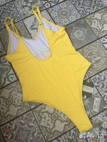 Купальнк женский слитный желтый 46