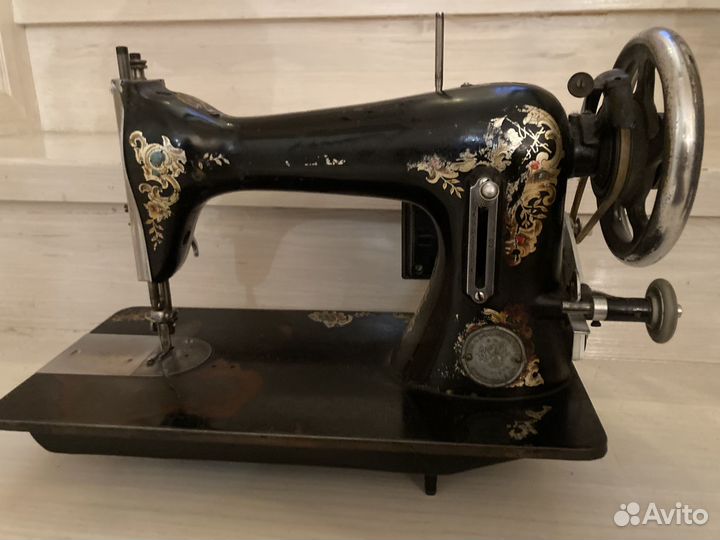 Старинная швейная машина veritas