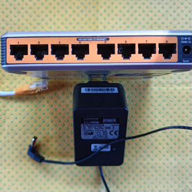 Гигабитный 8-портовый коммутатор Linksys Модель EG
