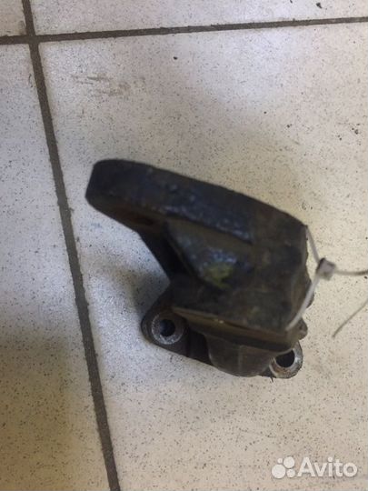 Кронштейн двигателя правый Fiat Albea 1