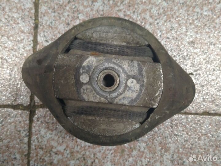 Опора АКПП audi