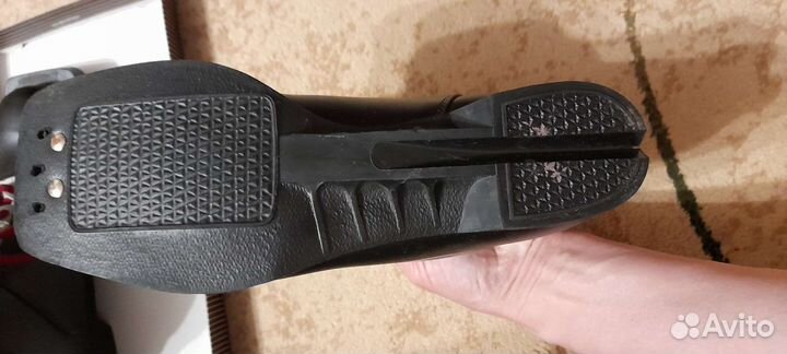 Лыжные ботинки