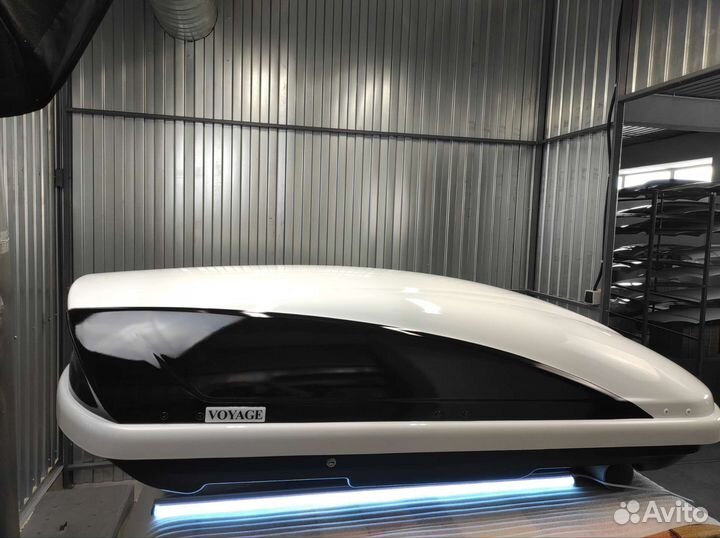Автобокс на крышу Voyage175 см 440L черно-белый